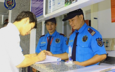 Công ty Cổ phần Dịch vụ Bảo vệ Đại Long cung cấp dịch vụ bảo vệ tòa nhà chuyên nghiệp. Dịch vụ bảo vệ tòa nhà của công ty